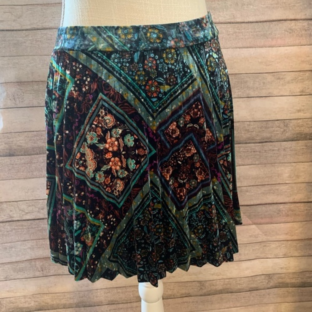 Art Class Juniors Skirt. Size (14/16)